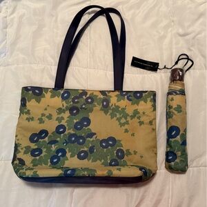 The Metropolitan Museum of Art tote bag, and matching umbrella